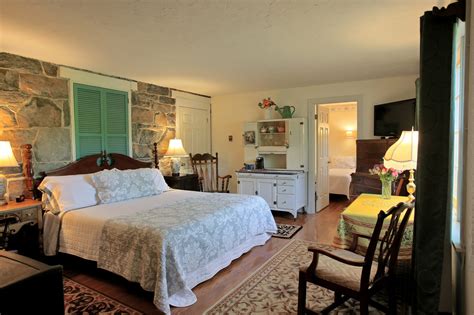 Battlefield bed and breakfast - Book a room in Historic Battlefield Bed & Breakfast Inn's Farmhouse, the Tack Room in the 1820's barn, or Swan Cottage, our spacious cottage with a full kitchen. The Inn's Farmhou